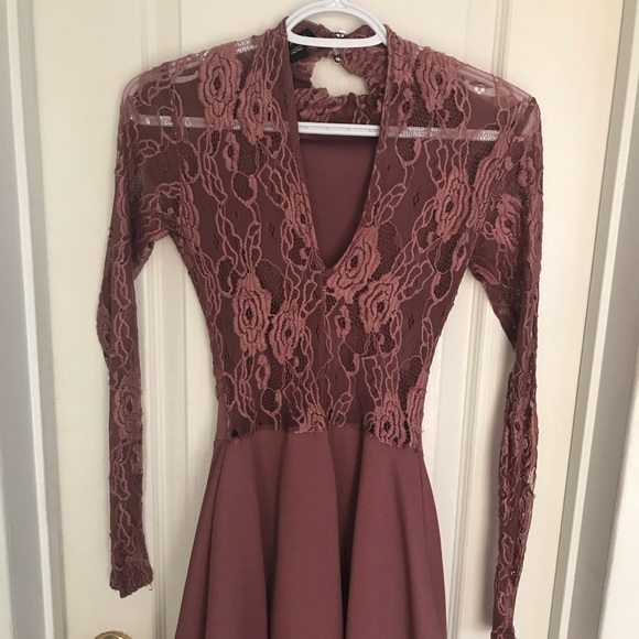 Beautiful Laced Top Dress - Picture 1 of 5